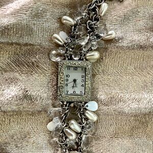 NWOT PEARL JAPAN MOVEMENT Silver Clear Beads Mother of Pearl Bracelet Watch